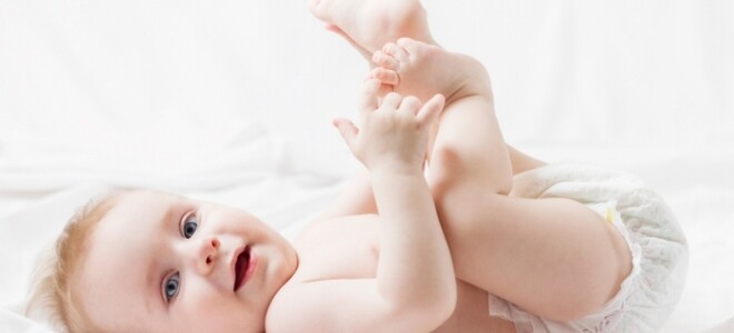 Как надевать подгузник новорожденному?