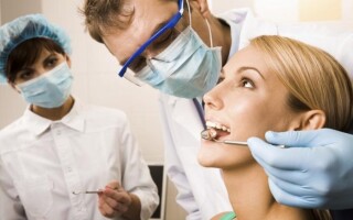 Опасно ли лечить зубы в период лактации?