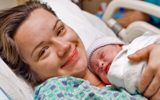 Как развивается ребенок на первом месяце жизни?