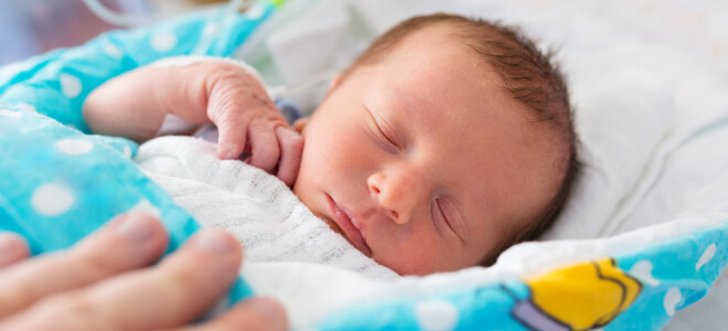 Апноэ у новорожденных: симптомы и первая помощь