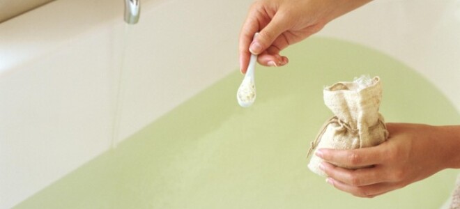 Как делать лечебные ванны для грудничка?