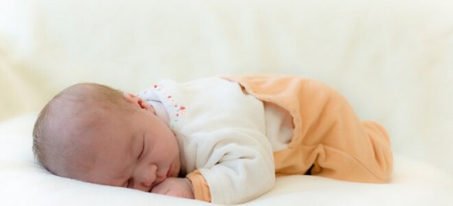 Можно ли грудному ребёнку спать на животе?