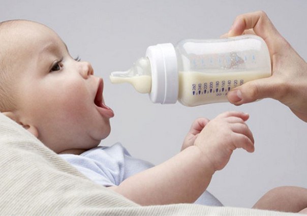 Сколько должен съедать новорожденный в первые дни жизни?