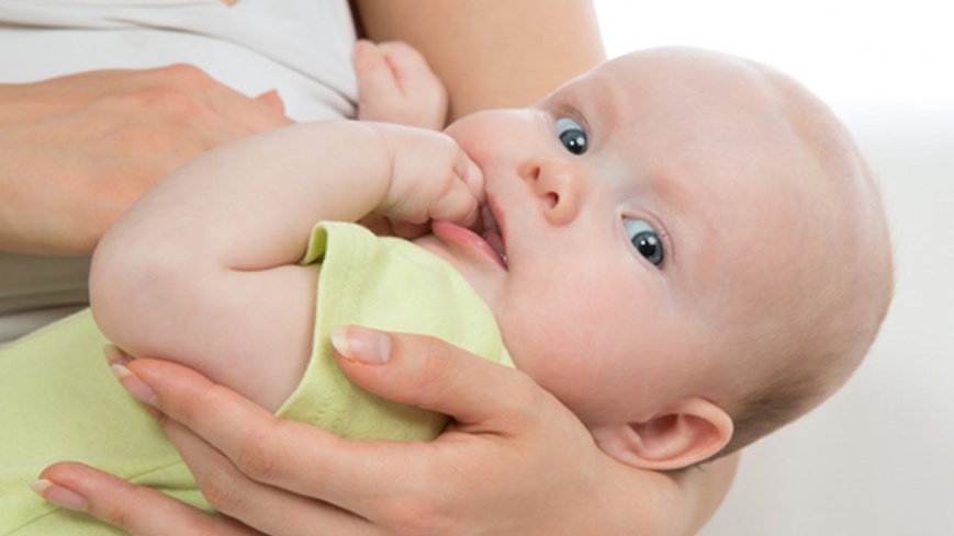 Какой режим кормления оптимален для новорожденного ребенка?