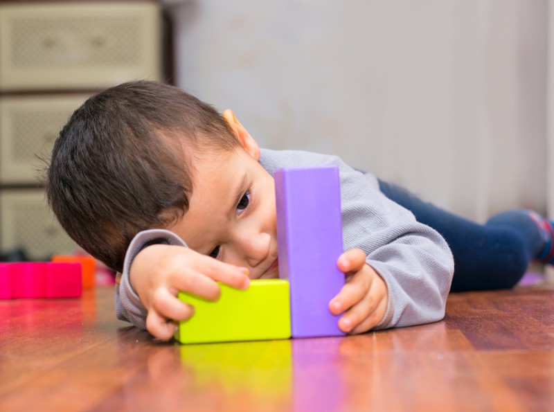 Каковы признаки аутизма у детей до года?